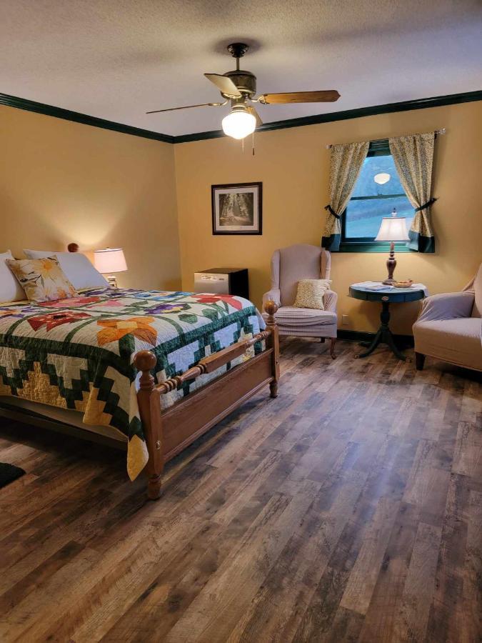 Moonlight Manor Bed & Breakfast Floyd Εξωτερικό φωτογραφία
