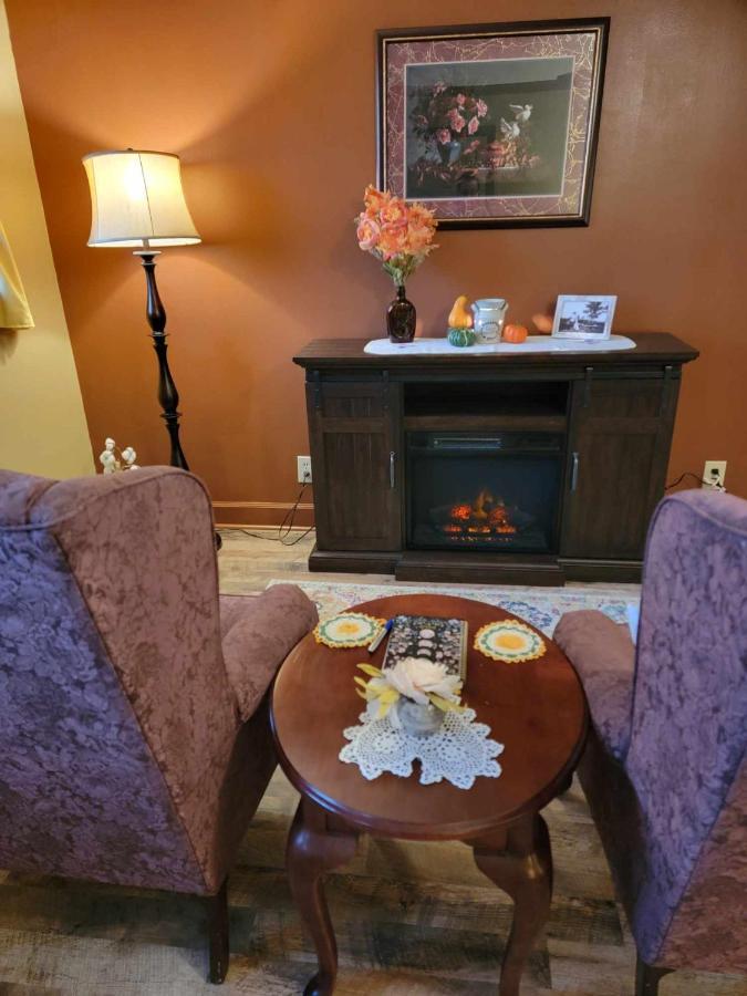 Moonlight Manor Bed & Breakfast Floyd Εξωτερικό φωτογραφία