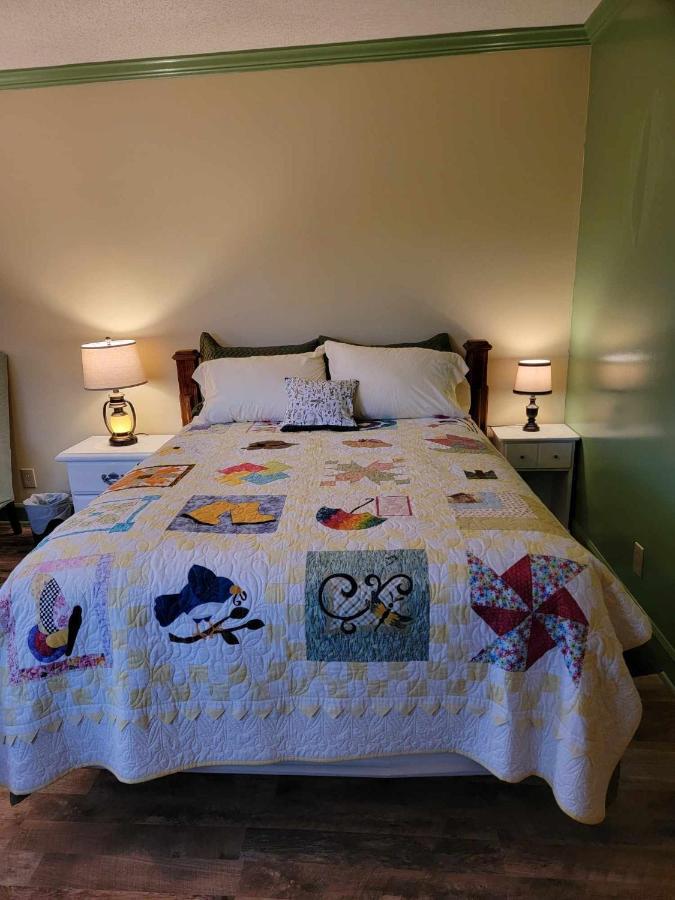 Moonlight Manor Bed & Breakfast Floyd Εξωτερικό φωτογραφία